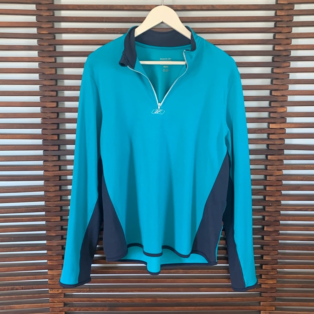 Reebok top